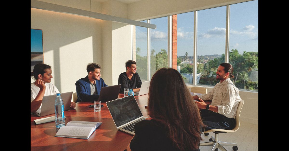 UGC Agency vs Freelancer vs Platform: How to Choose